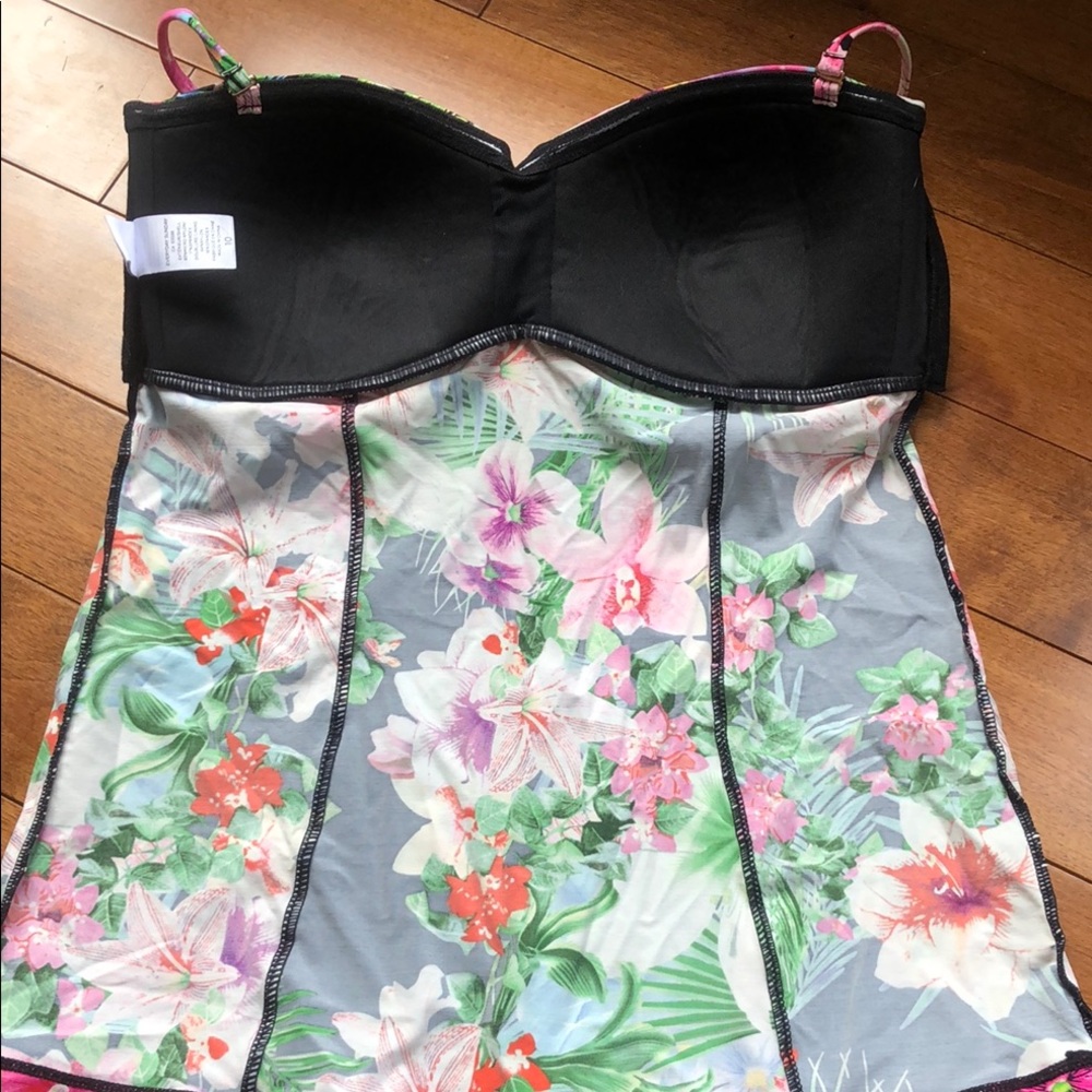 Everyday Sunday Tankini Top - Picture 6 of 10